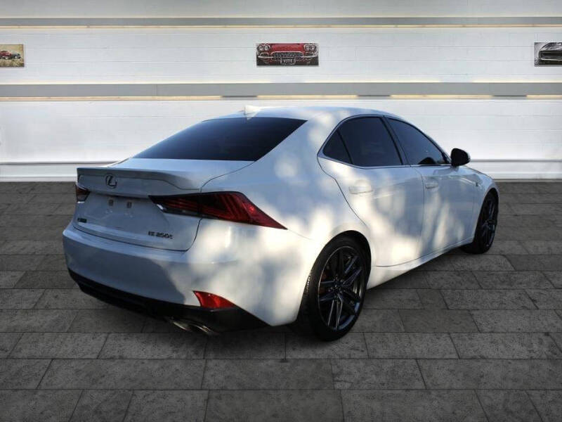 2017 Lexus IS 200t