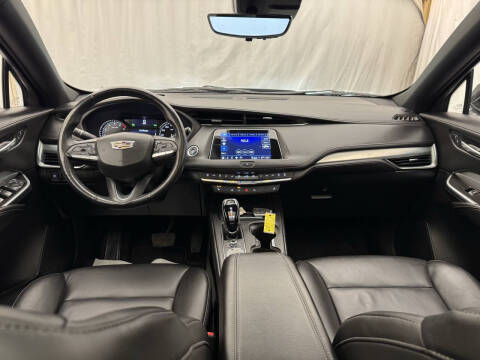 2022 Cadillac XT4 Premium Luxury