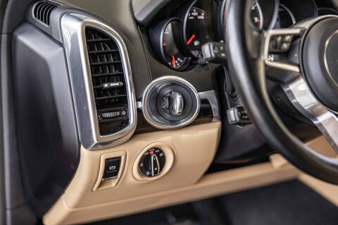 2017 Porsche Cayenne Platinum Edition