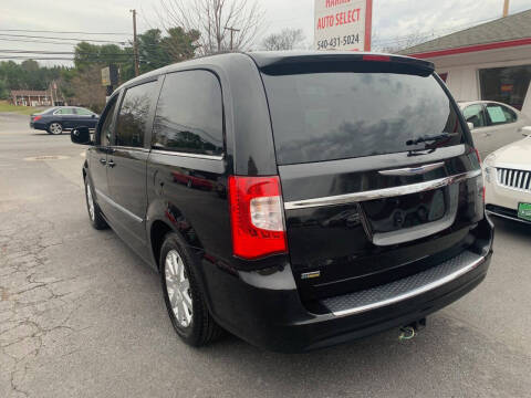2016 Chrysler Town and Country Touring