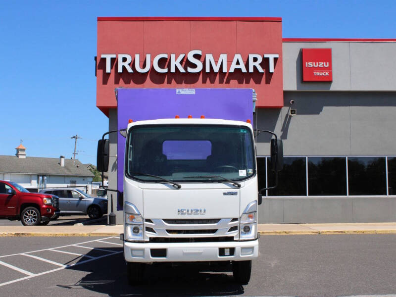 2023 Isuzu NPR-HD