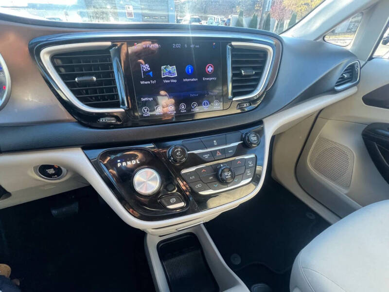 2017 Chrysler Pacifica Touring