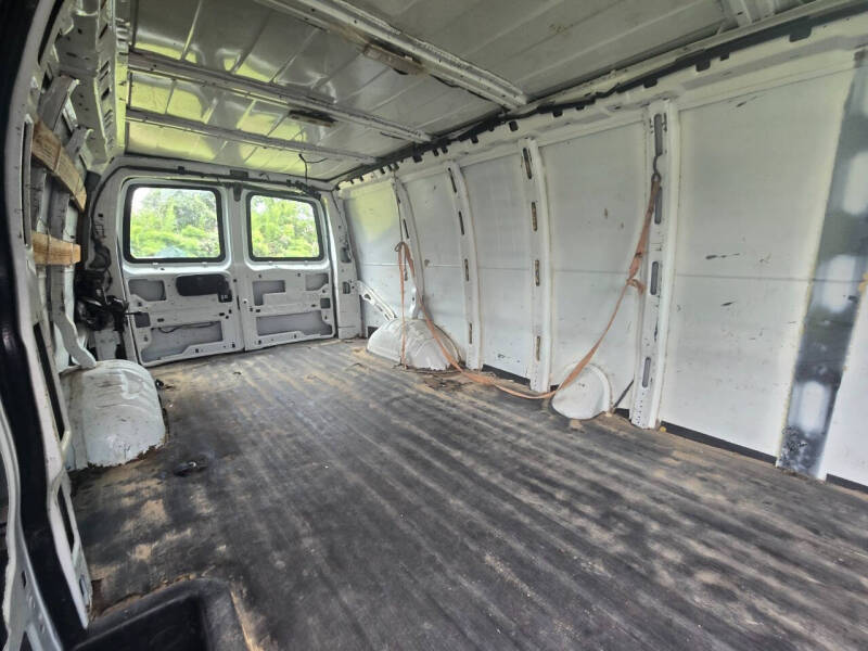 2023 Chevrolet Express 2500