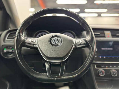 2019 Volkswagen Golf SE