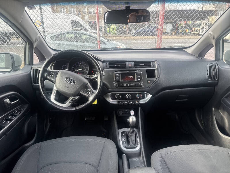 2012 Kia Rio 5-Door EX