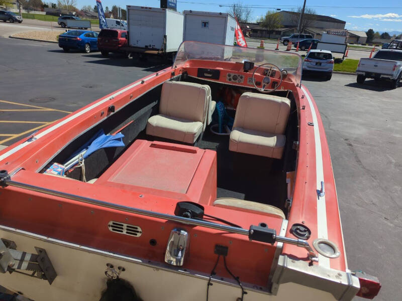 1965 WESTERNER 17 foot Runabout