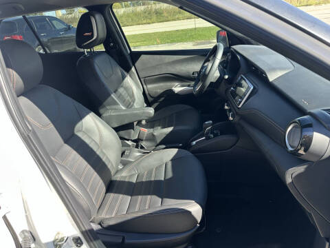 2020 Nissan Kicks SR