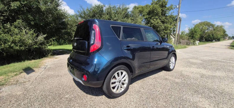 2017 Kia Soul +