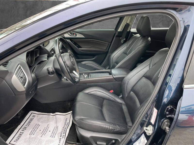 2018 Mazda MAZDA3 Touring