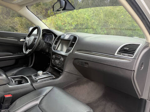 2016 Chrysler 300 Limited