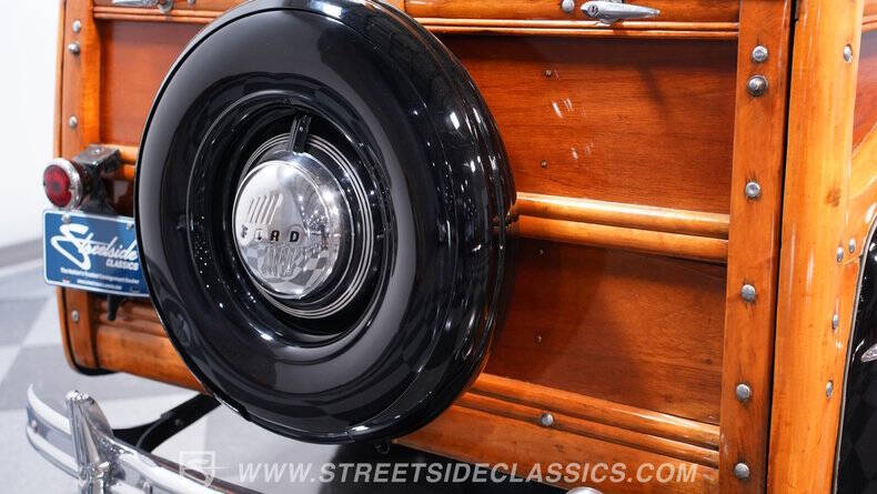 1947 Ford Super Deluxe