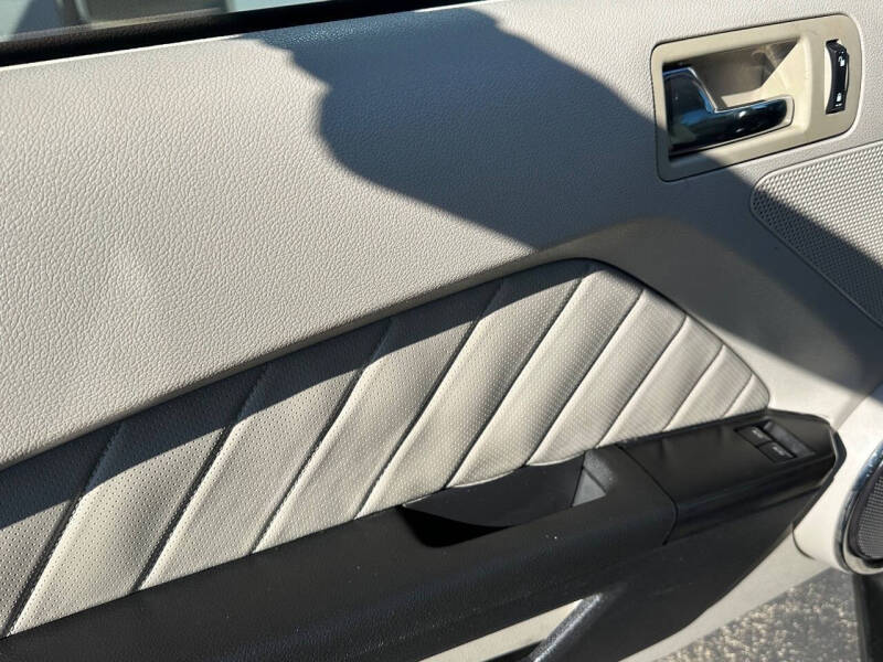 2011 Ford Mustang V6 Premium