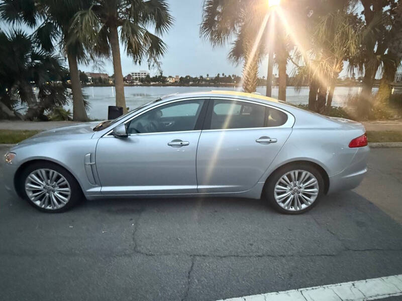 2011 Jaguar XF Premium's photo