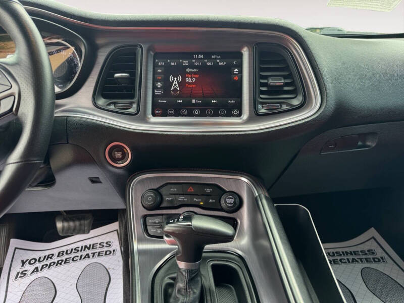 2018 Dodge Challenger 392 HEMI Scat Pack Shaker