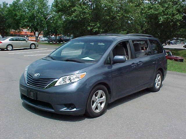 2015 Toyota Sienna LE 8-Passenger