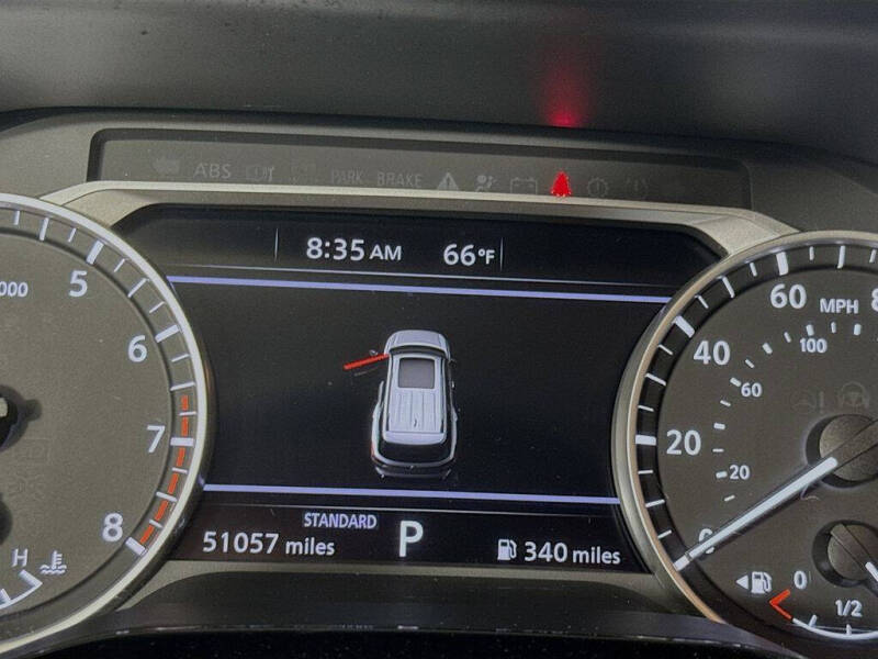 2024 Nissan Pathfinder SV