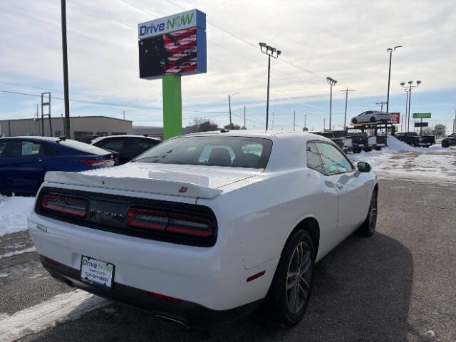 2019 Dodge Challenger SXT