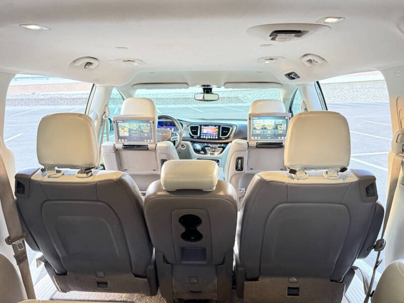 2017 Chrysler Pacifica Touring-L Plus