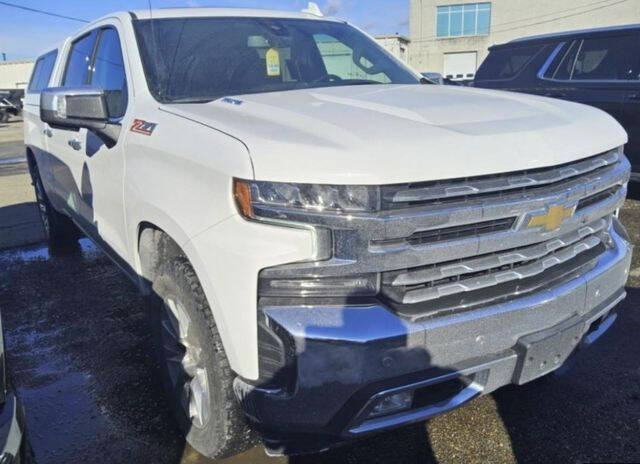 Used 2021 Chevrolet Silverado 1500 LTZ with VIN 3GCUYGET1MG345920 for sale in Bloomington, IL
