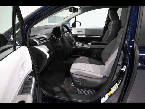 2026 Toyota Sienna LE 8-Passenger