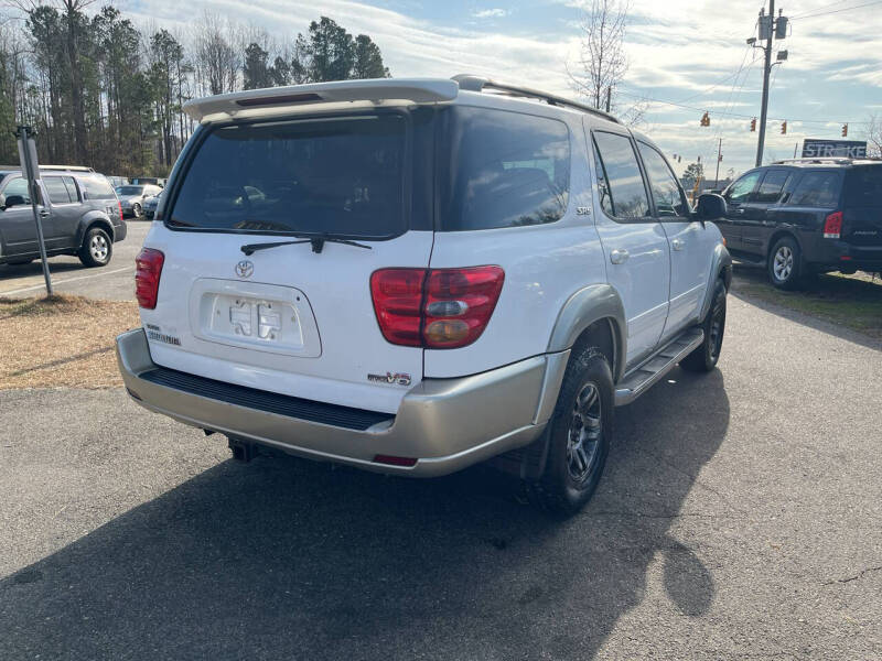 2004 Toyota Sequoia SR5