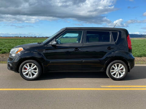 2012 Kia Soul for sale at M AND S CAR SALES LLC in Independence OR