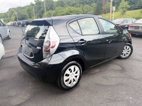 2014 Toyota Prius c Two