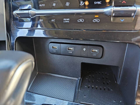 2024 Kia Carnival SX