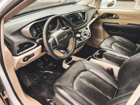 2022 Chrysler Pacifica Touring L