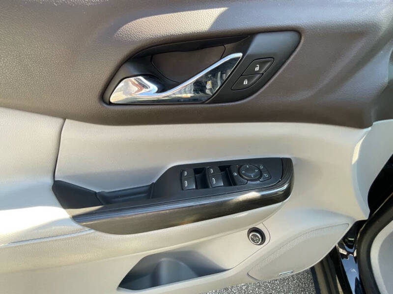 2017 GMC Acadia SLT-1