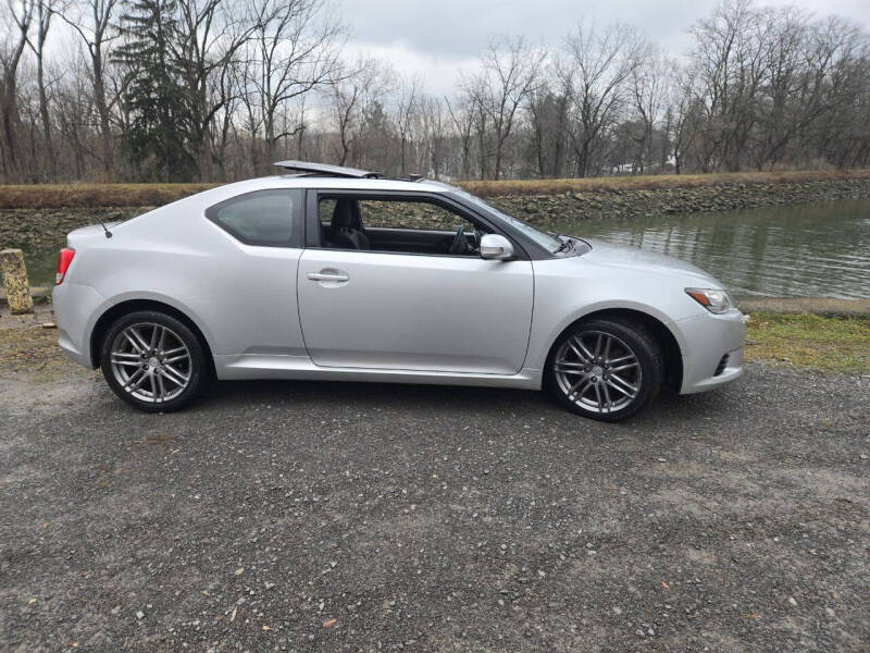 2011 Scion tC null photo 2