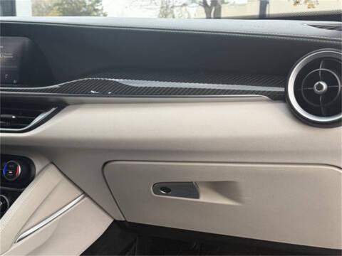 2021 Alfa Romeo Stelvio Quadrifoglio