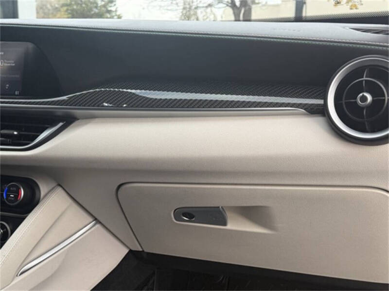 2021 Alfa Romeo Stelvio Quadrifoglio