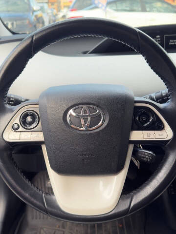 2017 Toyota Prius Four Touring