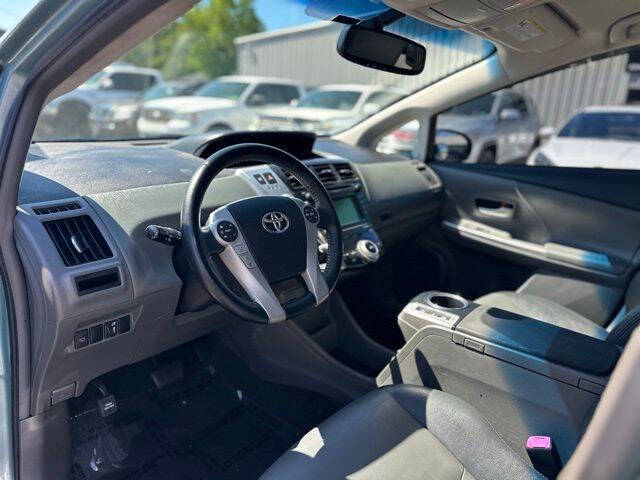 2014 Toyota Prius v Five