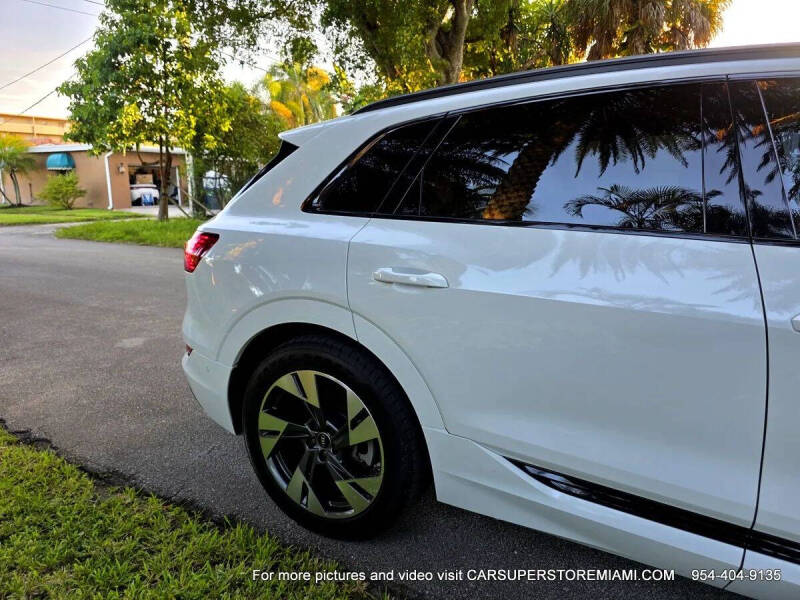 2021 Audi e-tron quattro Premium