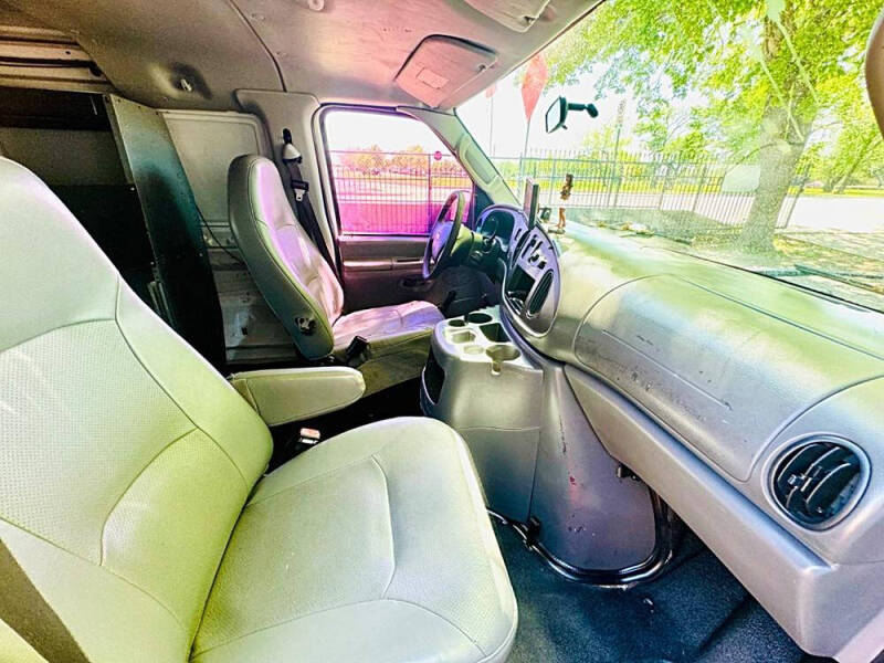 2005 Ford E-Series E-250