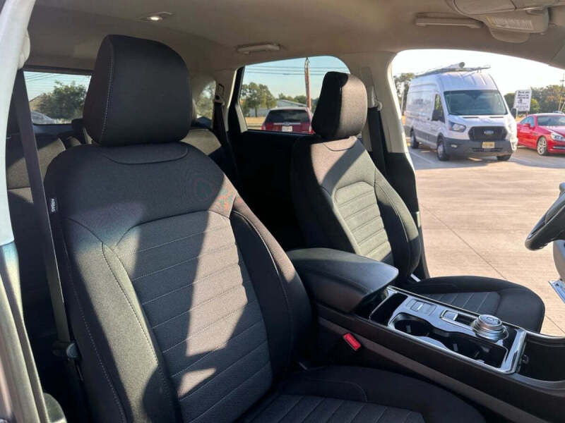 2020 Ford Edge SE