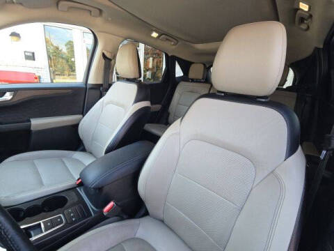 2020 Ford Escape Hybrid Titanium