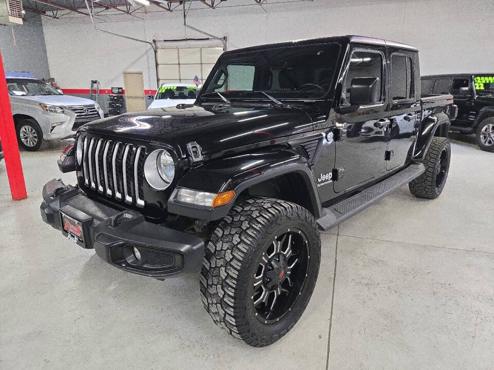2020 Jeep Gladiator Overland's photo