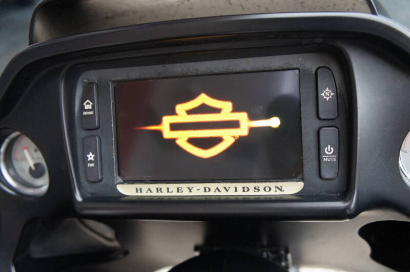 2017 Harley-Davidson Road Glide Special