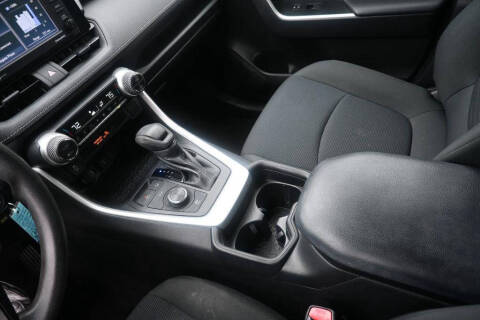 2020 Toyota RAV4 Hybrid LE