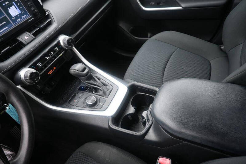 2020 Toyota RAV4 Hybrid LE