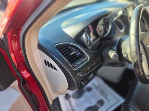 2013 Chrysler Town and Country Touring