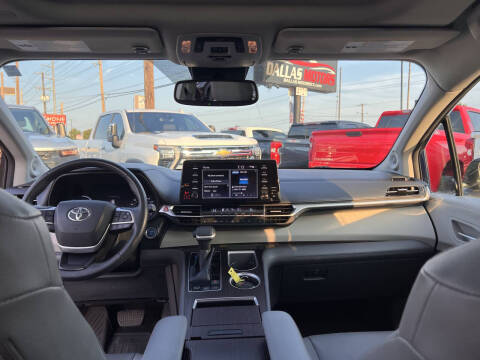 2021 Toyota Sienna XLE 8-Passenger