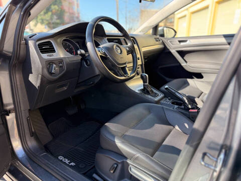 2016 Volkswagen Golf TSI SE