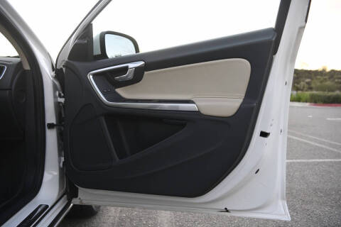 2018 Volvo V60 T5 Dynamic