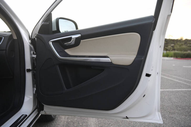 2018 Volvo V60 T5 Dynamic