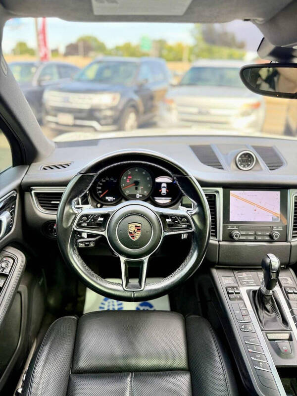 2018 Porsche Macan S