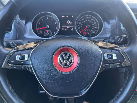 2018 Volkswagen Golf TSI SE